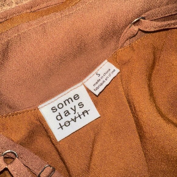 Some Days Lovin Halter Neck Open Back Top – Size Small (Rust Brown) - Picture 2 of 3
